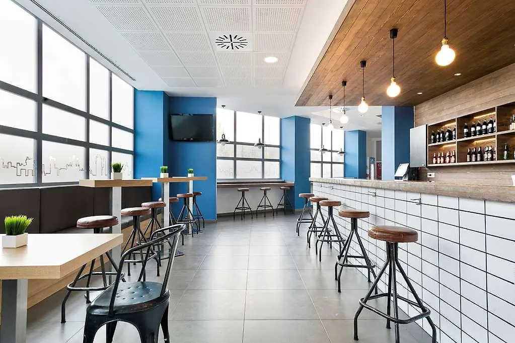 Apartamentos Tryp Madrid Airport Suites 0*,