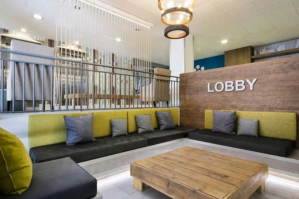 Apartamentos Tryp Madrid Airport Suites Aparthotel
